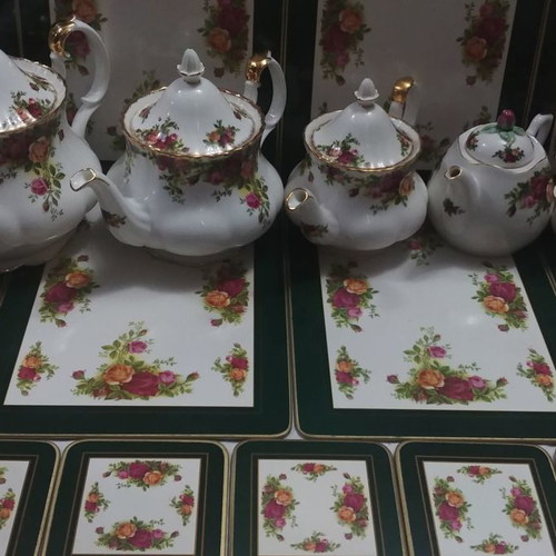 Royal Albert Old Country Roses bone china teapot new