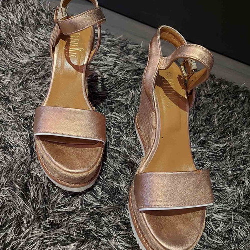 Esthissis women's platform shoes used, pink-gold