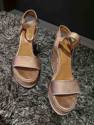 Esthissis women's platform shoes used, pink-gold