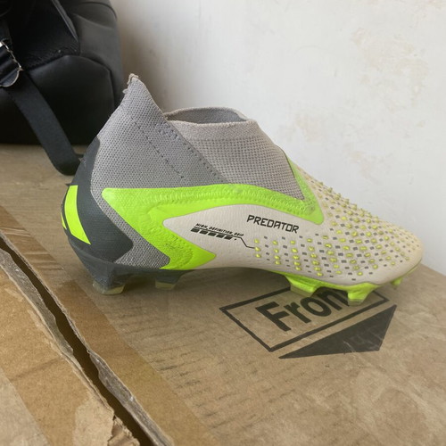 Adidas Predator Elite football shoes size 40.5 like new green