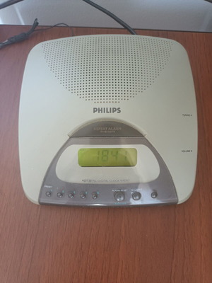 Philips ρολόι ραδιόφωνο ξυπνητήρι με ρεύμα και κεραία σαν καινούργιο