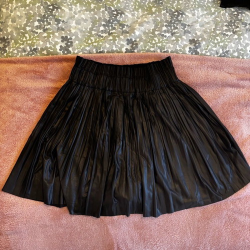 Zara black faux leather skort like new, size S