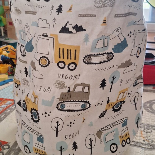 Etoile Children's Storage Basket fabric, like new, tractor design