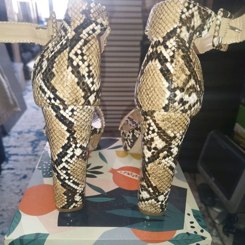 GoGo Shoes sandals with buckle and thick heel like new, size 37