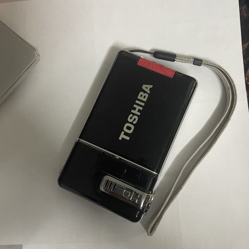 Toshiba HD Video Camera like new, 5MP CMOS, 1080p