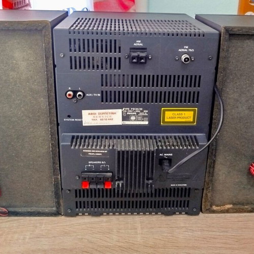 Philips FW20 stereo system like new, radio, 2 cassette decks, CD, AUX