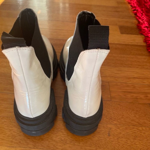 Leather ankle boots like new, black and white, size 37