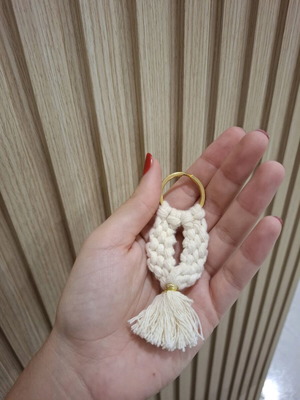 Macrame keychain new, beige with gold