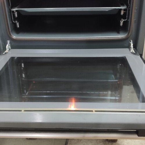 Bosch built-in electric oven with ceramic hob, 2 baking trays and grill