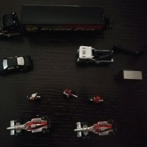 Hasbro Micro Machines Grand Prix 1999 set like new, 10 pieces
