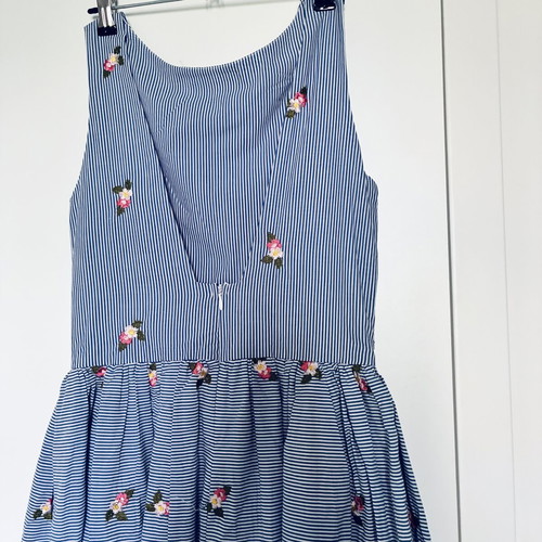 Moutaki romantic dress 100% cotton like new with embroidery and belt
