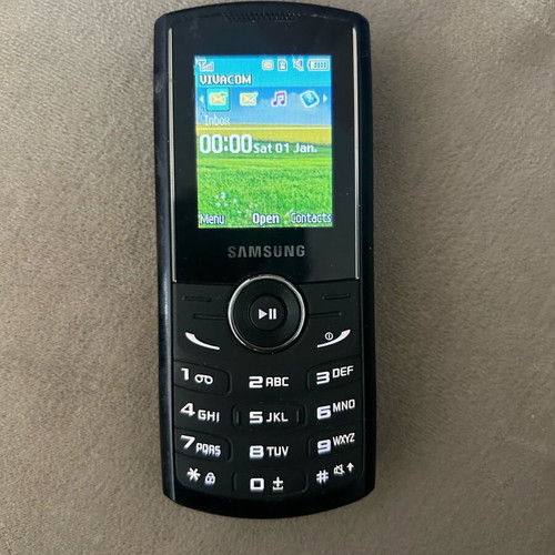 Samsung E2230 like new
