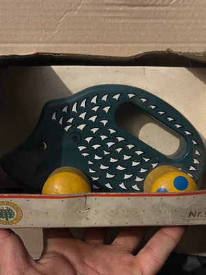 Kouvalias wooden toy used with box in poor condition