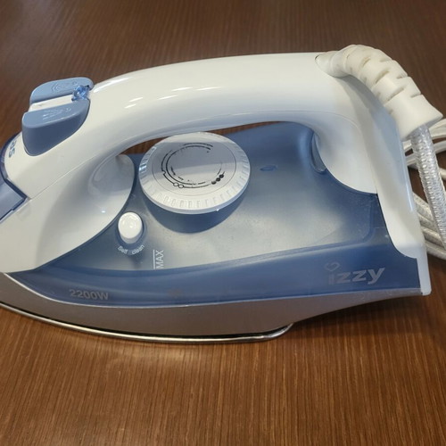 Izzy steam iron used, not producing steam