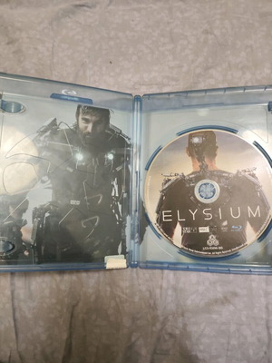 Elysium Blu-ray like new, action with subtitles