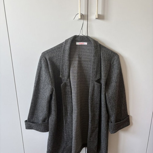 Manche grey knitted cardigan medium size like new