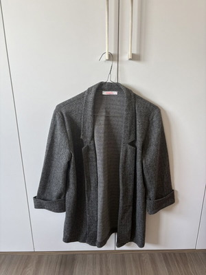 Manche grey knitted cardigan medium size like new