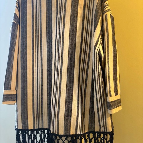 Zara kimono like new, striped ecru and black, V neckline, wide sleeve