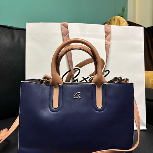 Axel limited edition crossbody handbag new, navy blue with nude details