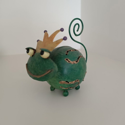 Metal Frog King Figure like new with golden crown