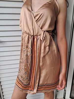 Toi & Moi satin wrap dress Medium used, nude paisley pattern
