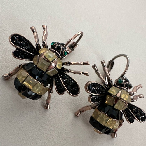 Bee earrings used with black and yellow strass vintage style