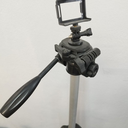 Camera tripod adjustable height like new