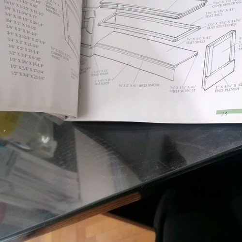 Building Storage Stuff book like new, English