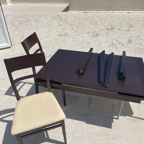Solid wood dining set like new with 4 chairs, dark brown