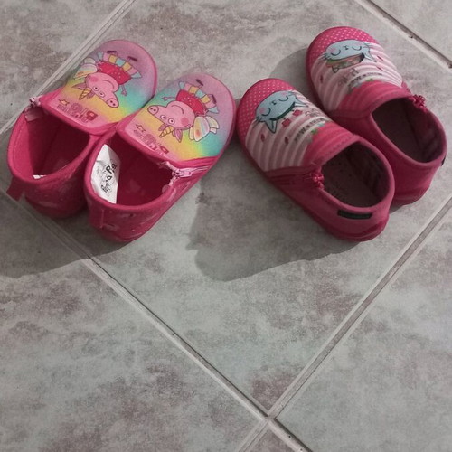 Children's slippers like new, two pairs size 23, pink
