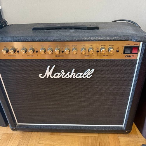 Marshall DSL40 Combo guitar amplifier like new