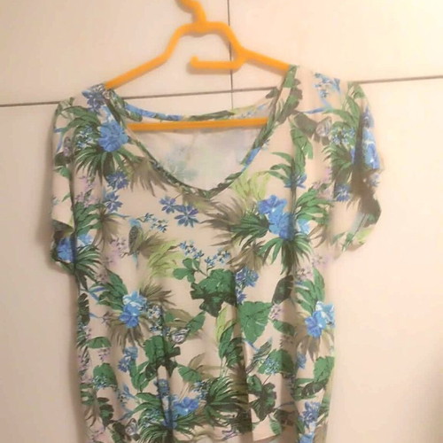Only Tropical Floral blouse size M/L like new