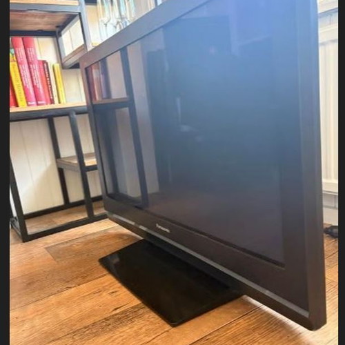 Panasonic Viera 37'' Plasma TV TH-37PX8E like new without digital mpeg4 decoder