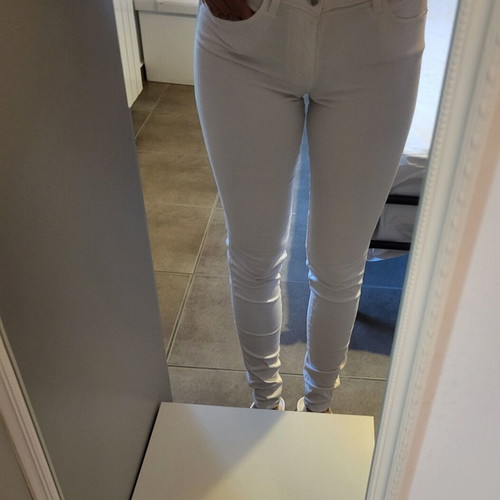 Guess white pants no26 like new