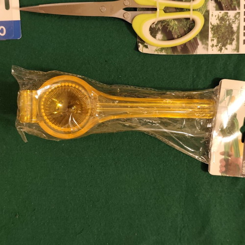 Set of 6 new kitchen tools and accessories