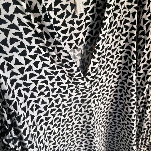 H&M shirt used, size M, black patterned