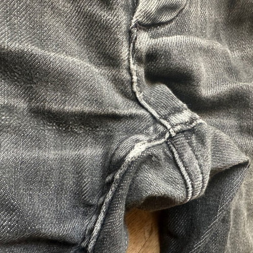 Zara black pants size 38 used with button damage