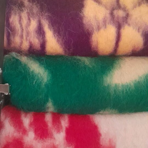 Woven blankets velentzes like new, pack of 4 pieces