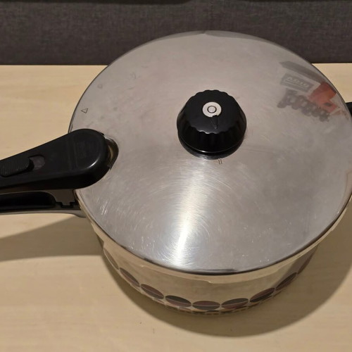 Fissler Solaryme pressure cooker 8 lt