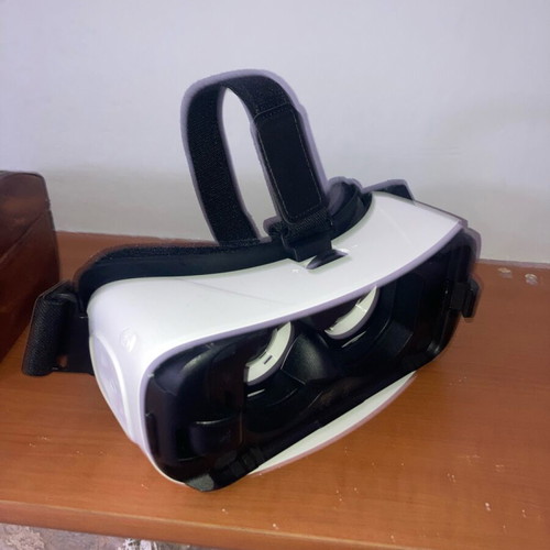 Vr gaming headset sold as is