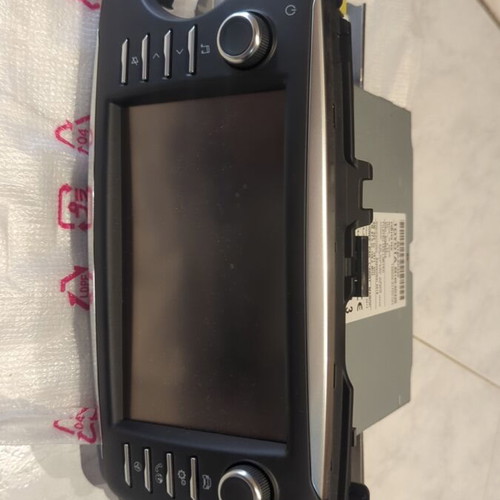 Toyota Yaris 2018 screen like new