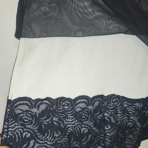 Skirt with black tulle and lace, size M, like new