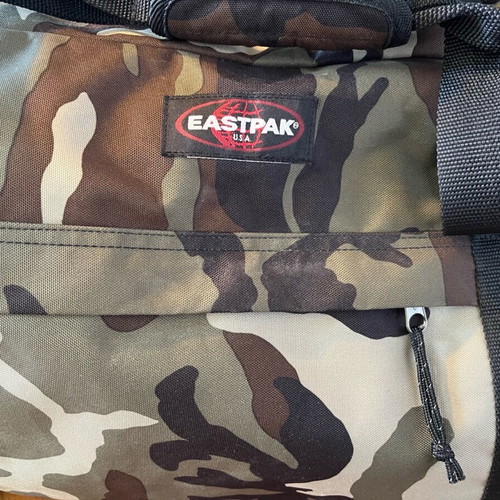 Eastpak big duffel bag like new, brown camo