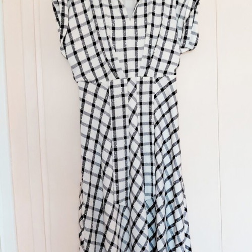DKNY midi checked dress with collar like new, size M