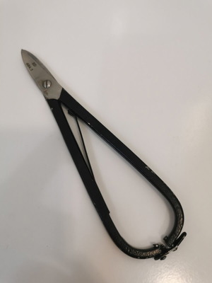 Metal cutting scissors used, for metal sheets and jewelry making