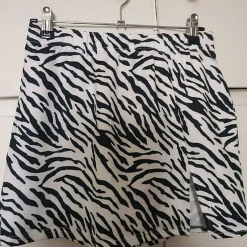 Skirt black and white size L new