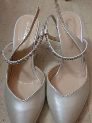 Νυφικές γόβες καινούργιες, άσπρες, μέγεθος 39