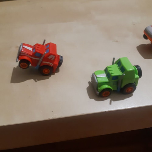 Maisto Slickers Pullback Car pack of 4, like new