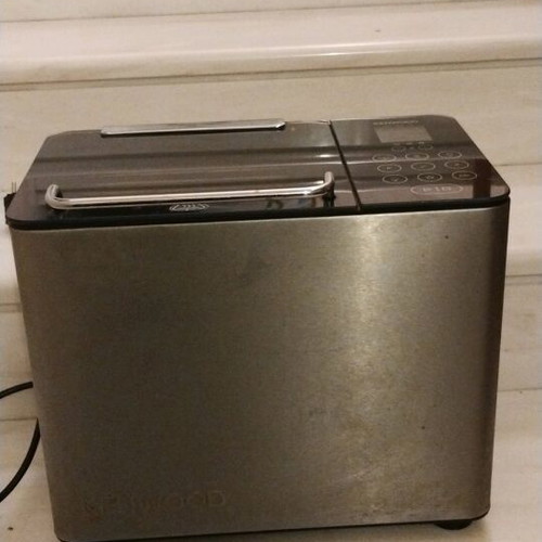 Kenwood BM450 780W bread maker used with 15 programs