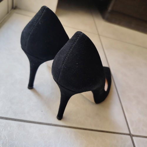 Mourtzi black suede pumps size 38